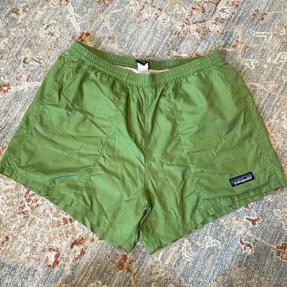 GREEN Patagonia baggies (nylon) women’s S